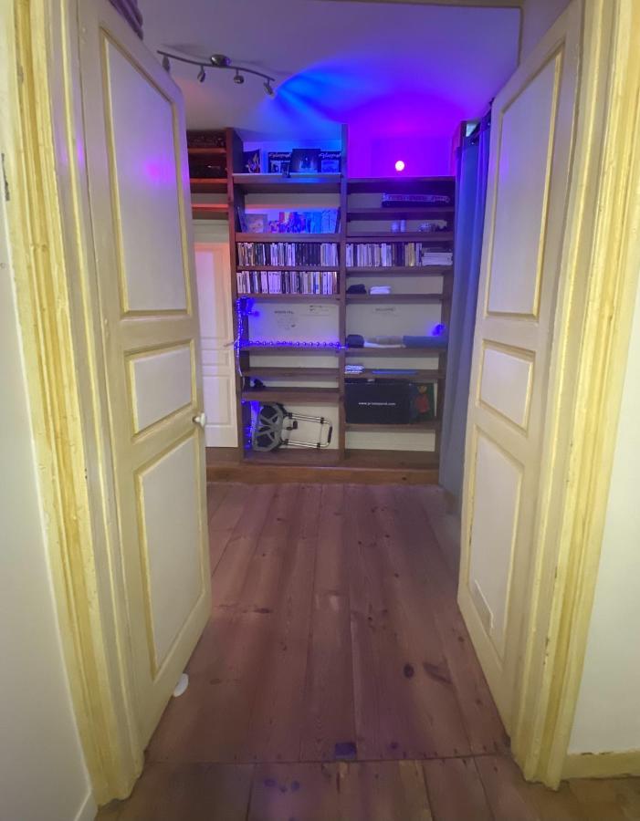 Floydroom'S Pau Chambre Hotes Dans Appartement Partage Proche Chateau Kültér fotó