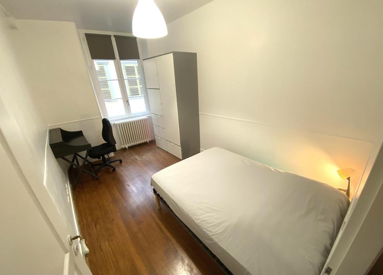 Floydroom'S Pau Chambre Hotes Dans Appartement Partage Proche Chateau Kültér fotó